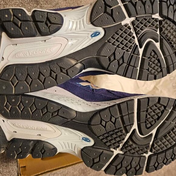 New Balance M2002 RWC Navy Grey M7/W8.5 Brand New DS - Picture 2 of 10